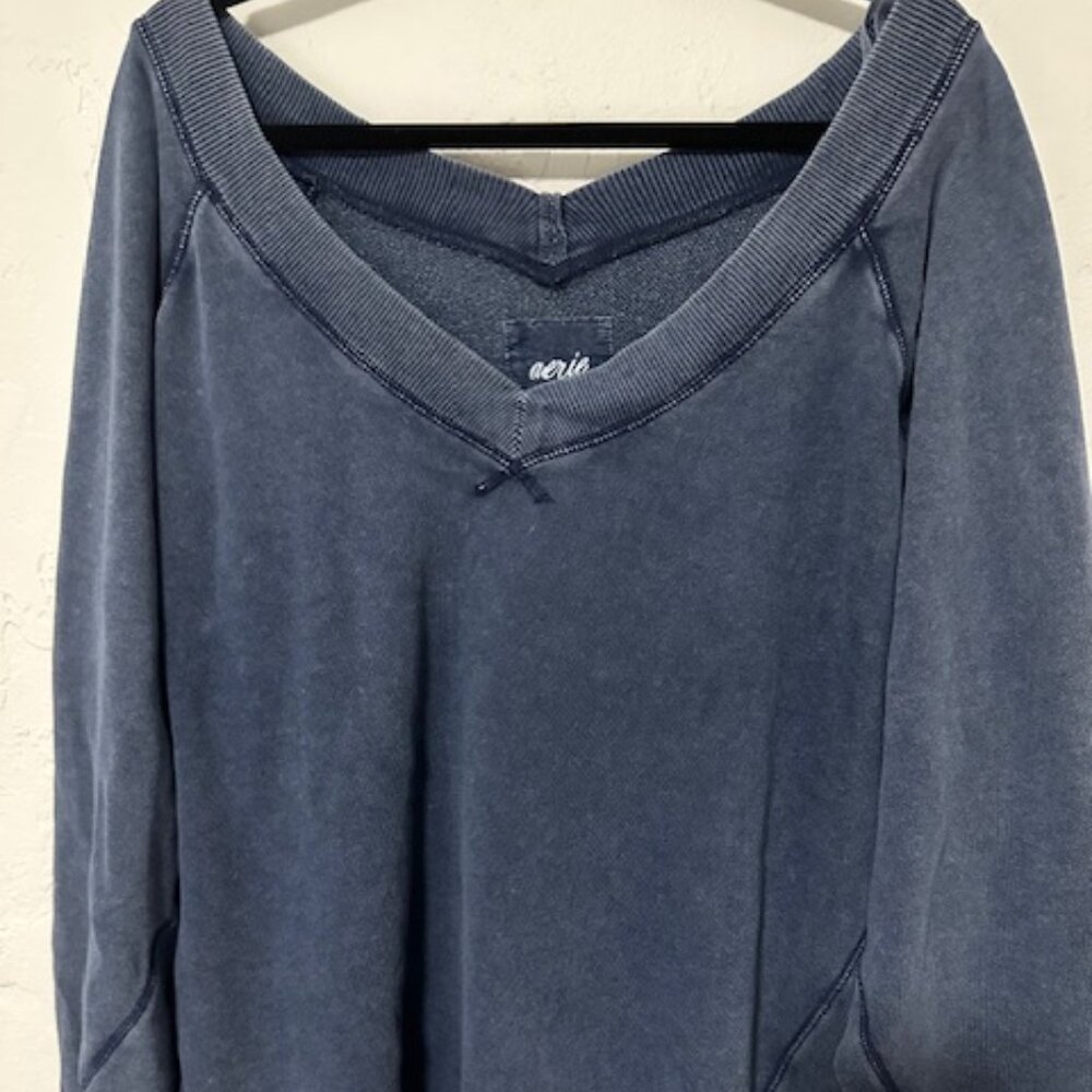aerie V neck sweatshirt